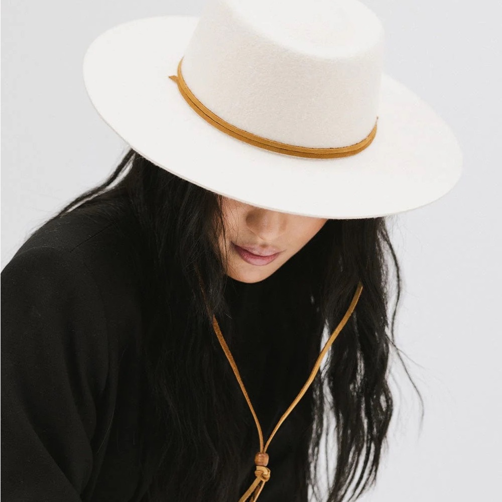 Gigi Pip Wren Telescope Crown - Off White